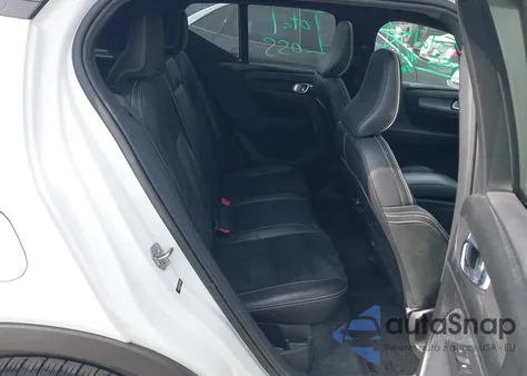 2019 Volvo Xc40 T4 R-Design z USA, uszkodzony, nr VIN YV4AC2HM4K2113680